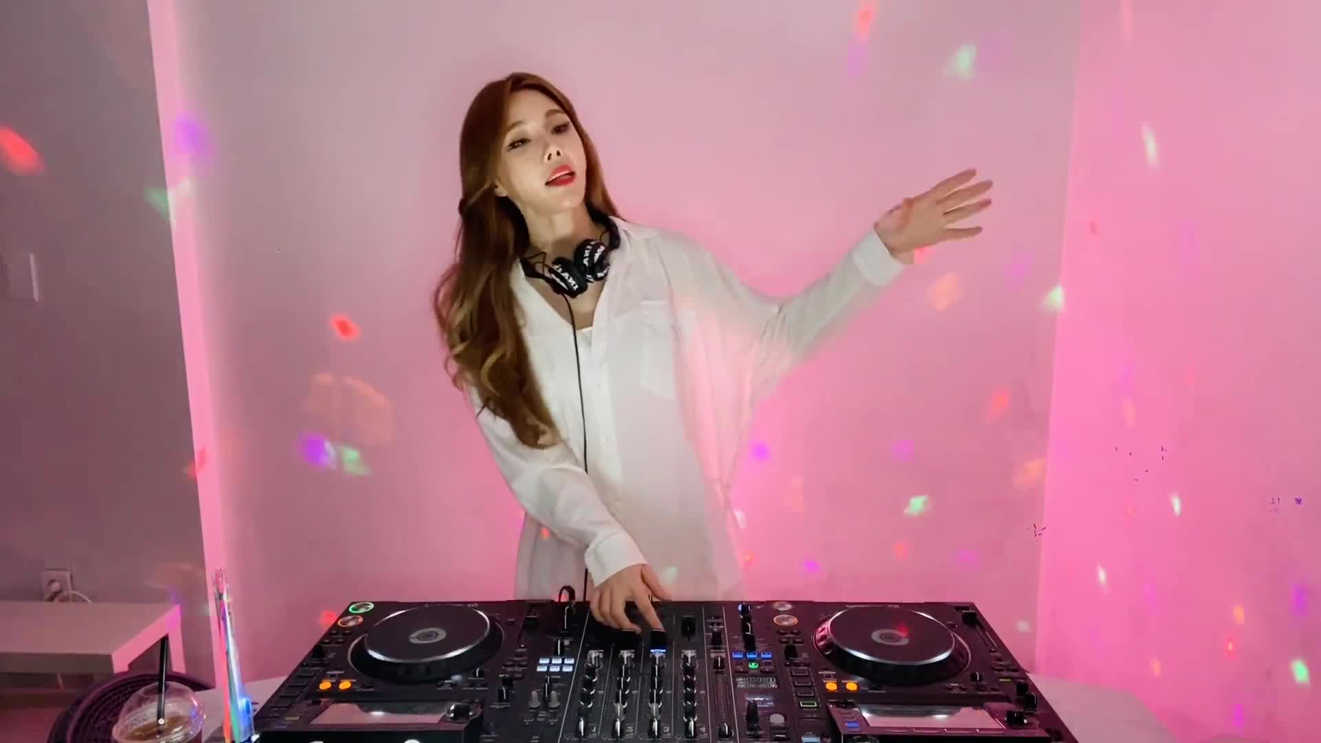 最新DJ舞曲视频与自然美景之旅，寻找内心的平和与平和的旅行