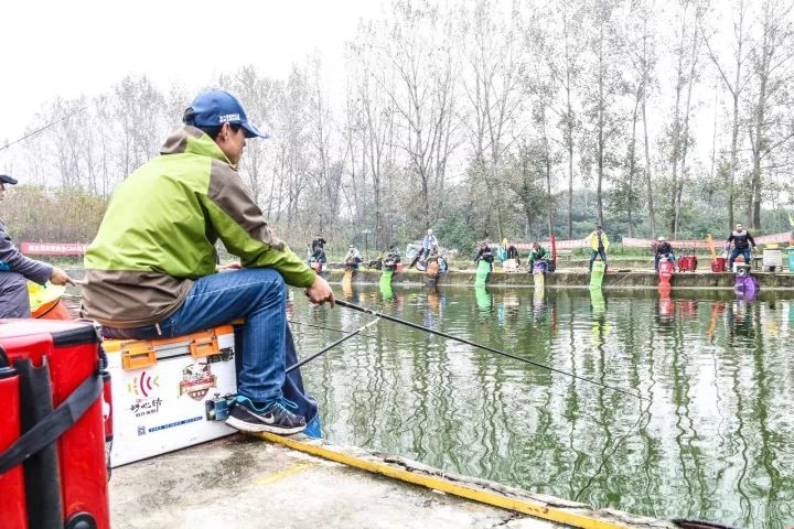 中国钓鱼比赛视频掀起热潮，全民钓鱼激情澎湃！