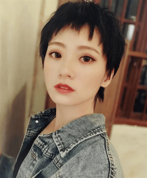 最新超短发型图片女，时尚造型打造详细步骤指南